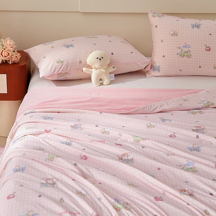 91家纺网 家纺一手货源 找家纺 梦恬佳 2026新款冰淇淋印花凉感丝夏凉被小冰被 小汽车-粉