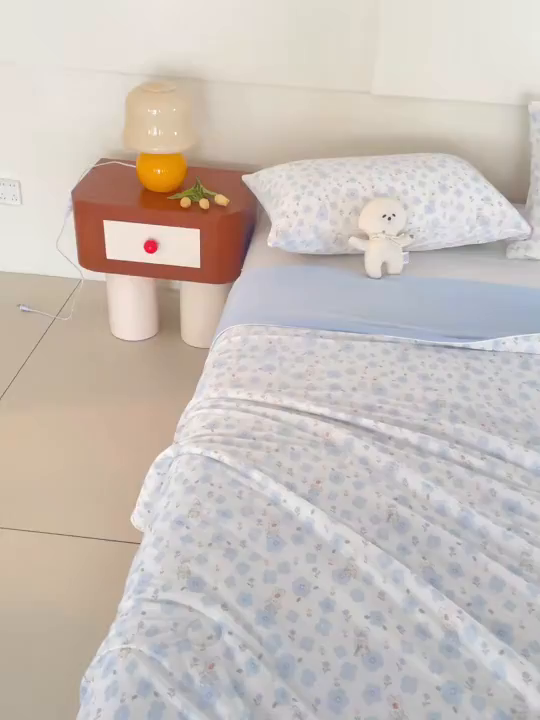 91家纺网 家纺一手货源 找家纺 梦恬佳 2026新款冰淇淋印花凉感丝夏凉被小冰被 花丛小兔