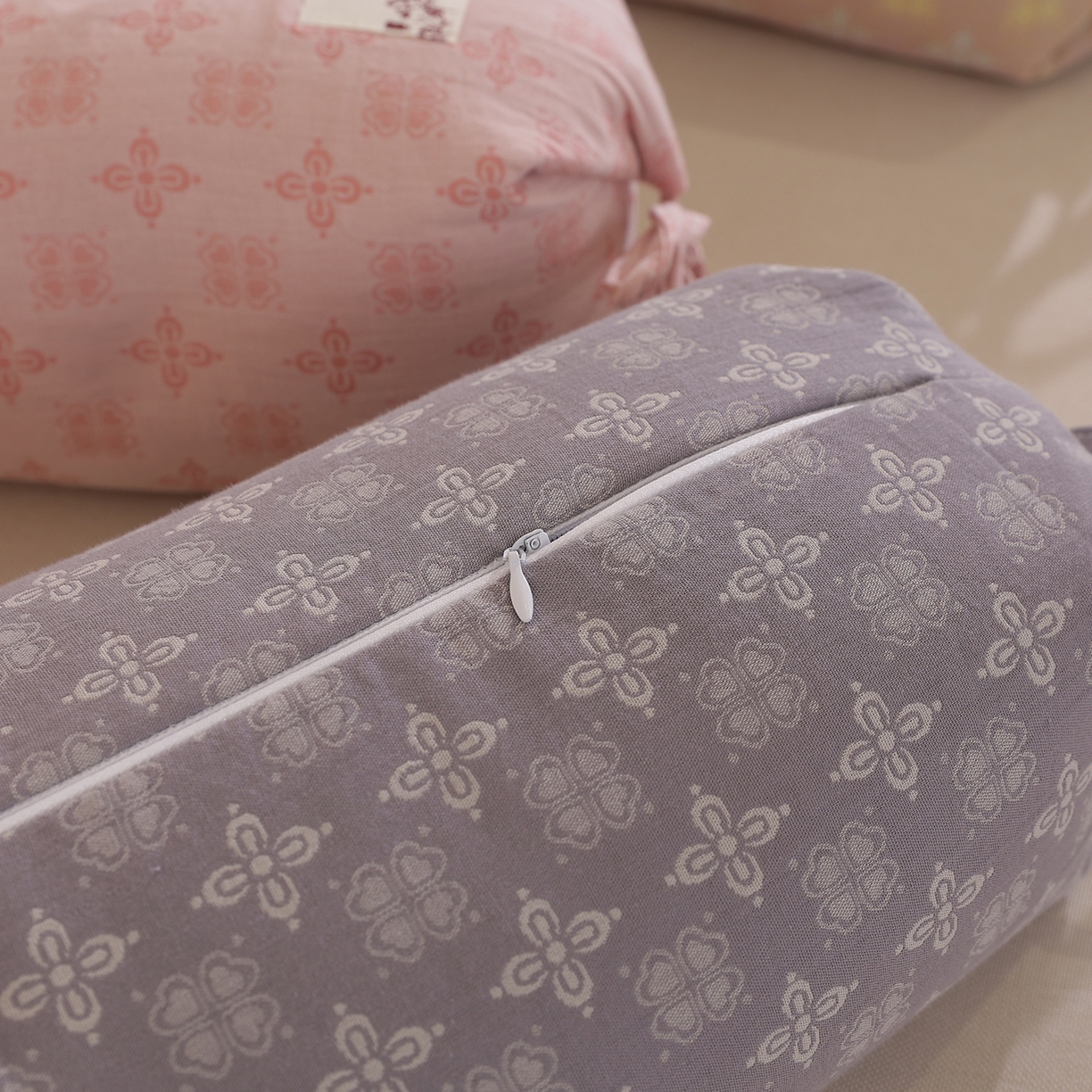 91家纺网 家纺一手货源 找家纺 （总）仁宇枕业 2026新款新品全棉提花双层纱高低两用糖果荞麦枕头枕芯