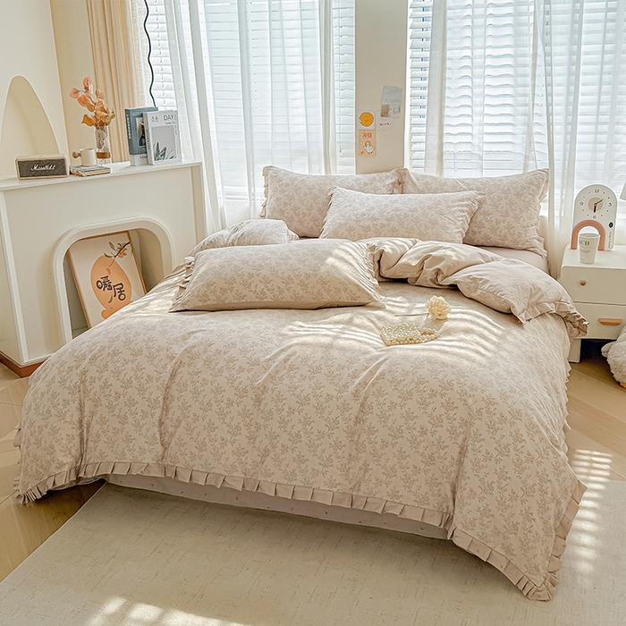 91家纺网 家纺一手货源 找家纺 帛美家纺 2026新款全棉花边款印花四件套 赫本心情