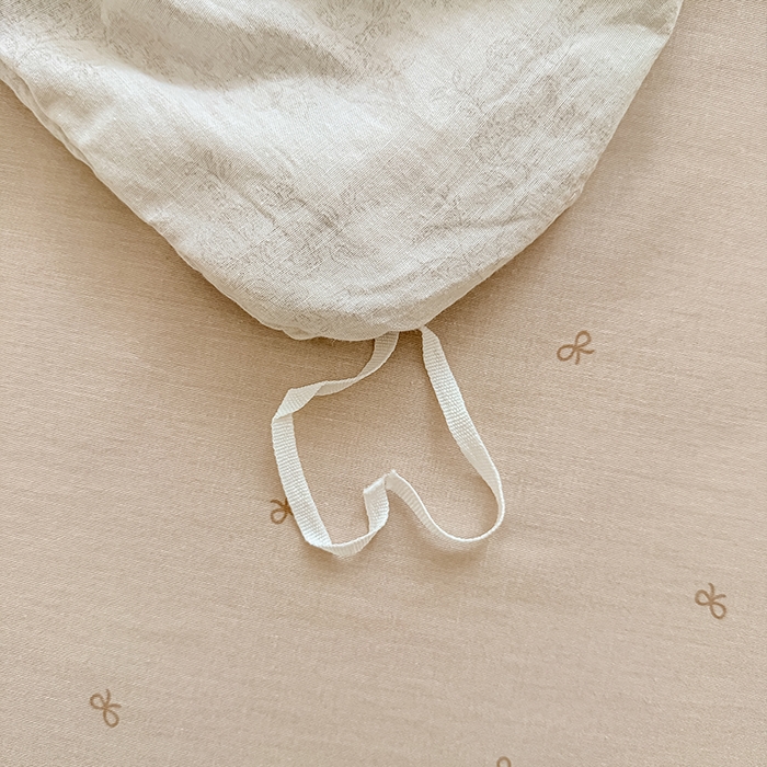 91家纺网 家纺一手货源 找家纺 帛美家纺 2026新款全棉花边款印花四件套 赫本心情