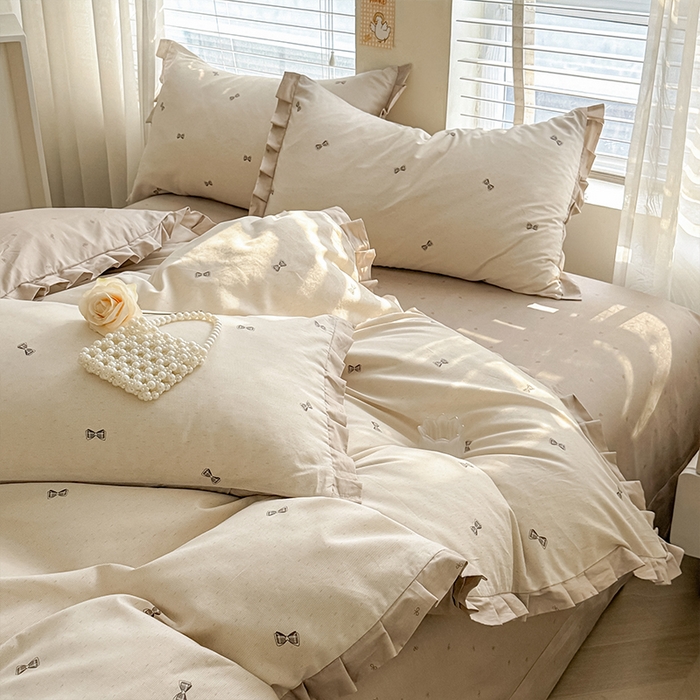 91家纺网 家纺一手货源 找家纺 帛美家纺 2026新款全棉花边款印花四件套 恋爱邮差