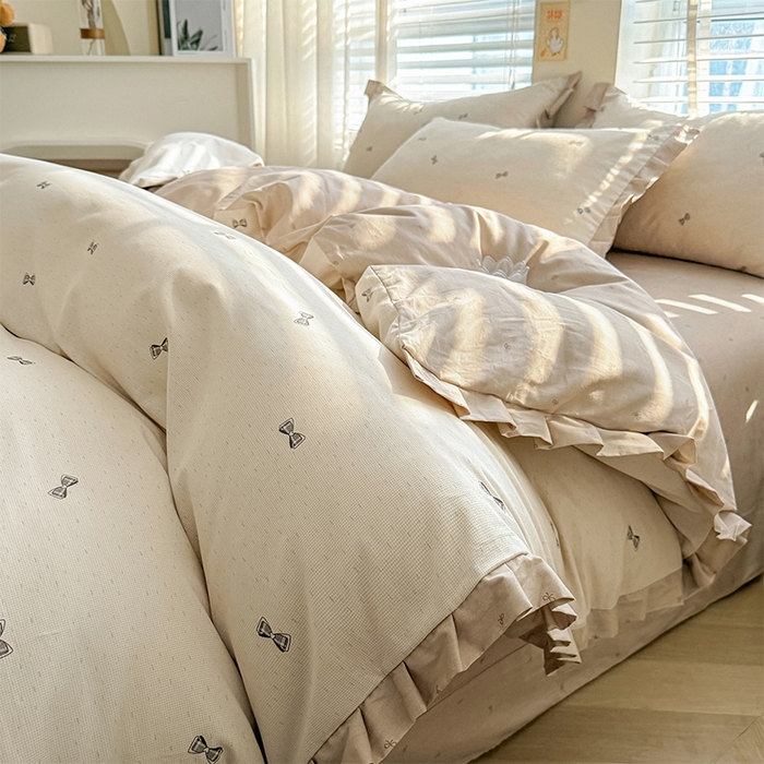 91家纺网 家纺一手货源 找家纺 帛美家纺 2026新款全棉花边款印花四件套 恋爱邮差