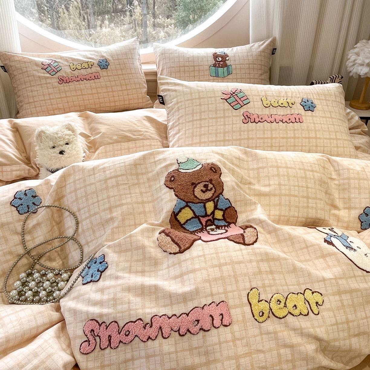 91家纺网 家纺一手货源 找家纺 乐美家纺 2026新款春夏软萌全棉毛巾绣系列四件套 冬日小熊