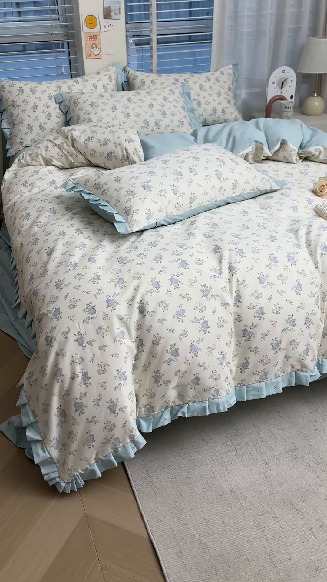 91家纺网 家纺一手货源 找家纺 帛美家纺 2026新款全棉花边款印花四件套 小蓝花