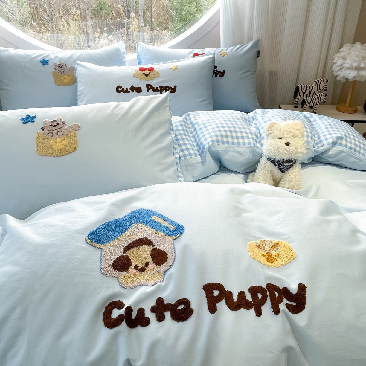 91家纺网 家纺一手货源 找家纺 乐美家纺 2026新款春夏软萌全棉毛巾绣系列四件套 房子小狗狗