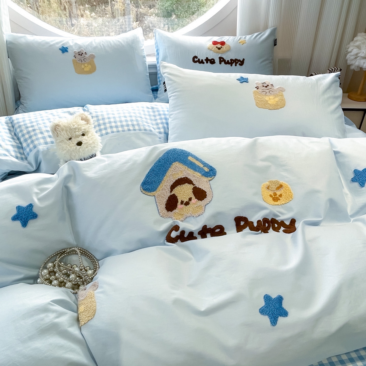 91家纺网 家纺一手货源 找家纺 乐美家纺 2026新款春夏软萌全棉毛巾绣系列四件套 房子小狗狗