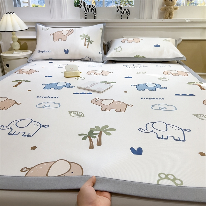 91家纺网 家纺一手货源 找家纺 布凡家居 2026新款卡通冰丝印花凉席 萌象乐园