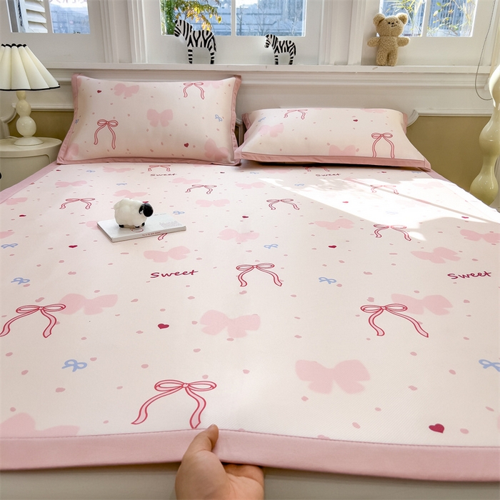 91家纺网 家纺一手货源 找家纺 布凡家居 2026新款卡通冰丝印花凉席 甜梦蝴蝶结