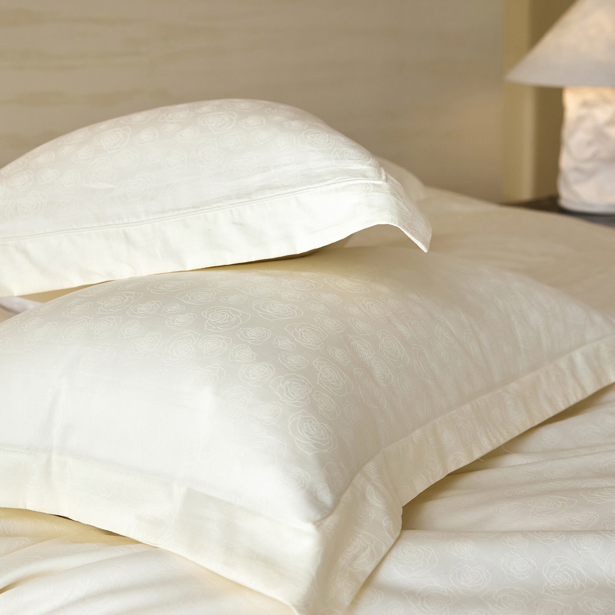 91家纺网 家纺一手货源 找家纺 梧桐树 2026新款60支长绒棉提花高奢系列四件套 T04玫瑰-奶白