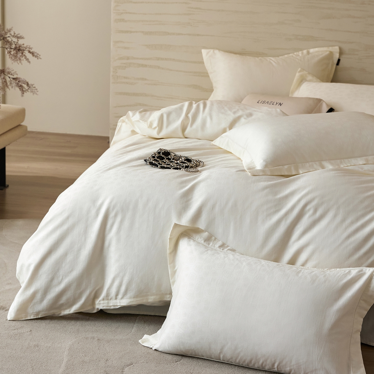 91家纺网 家纺一手货源 找家纺 梧桐树 2026新款60支长绒棉提花高奢系列四件套 T04玫瑰-奶白