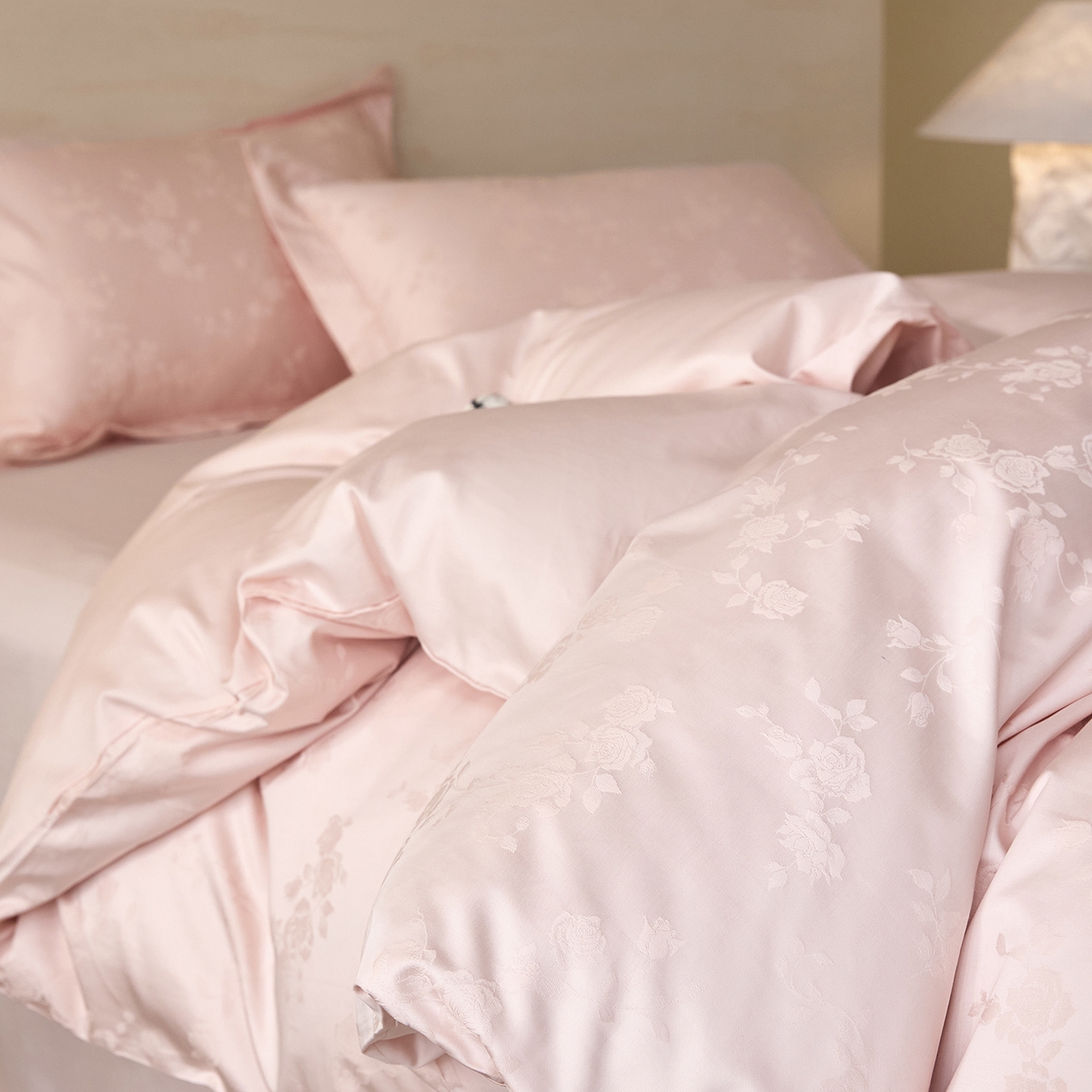 91家纺网 家纺一手货源 找家纺 梧桐树 2026新款60支长绒棉提花高奢系列四件套 T08赫本-玉粉