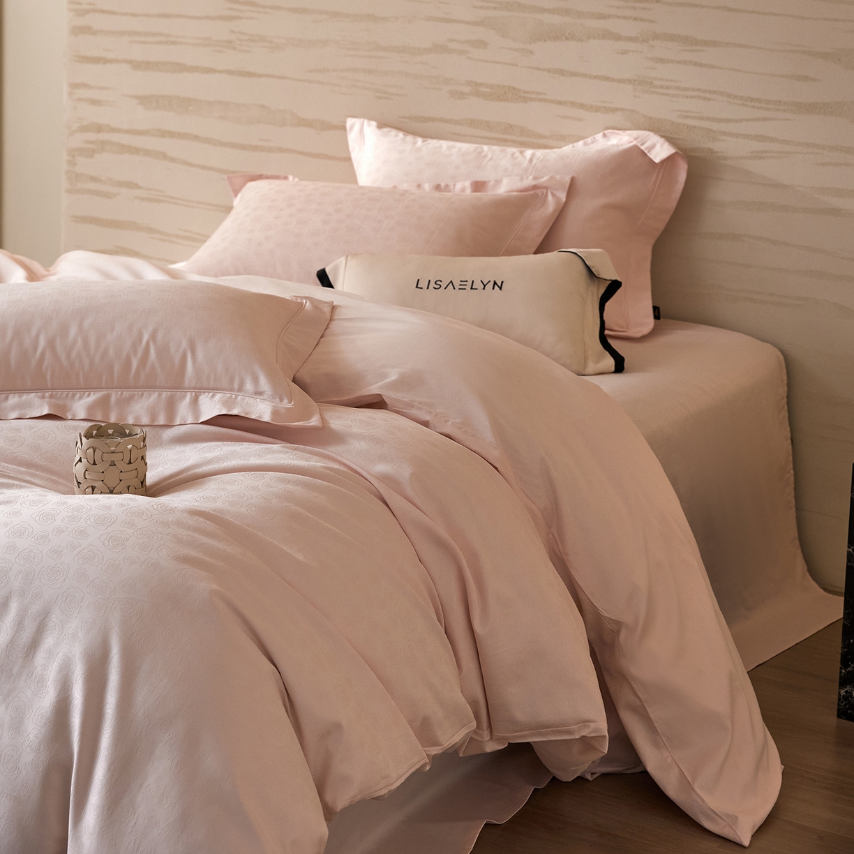 91家纺网 家纺一手货源 找家纺 梧桐树 2026新款60支长绒棉提花高奢系列四件套 T03玫瑰-粉玉