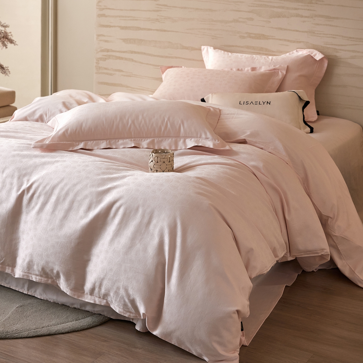 91家纺网 家纺一手货源 找家纺 梧桐树 2026新款60支长绒棉提花高奢系列四件套 T03玫瑰-粉玉