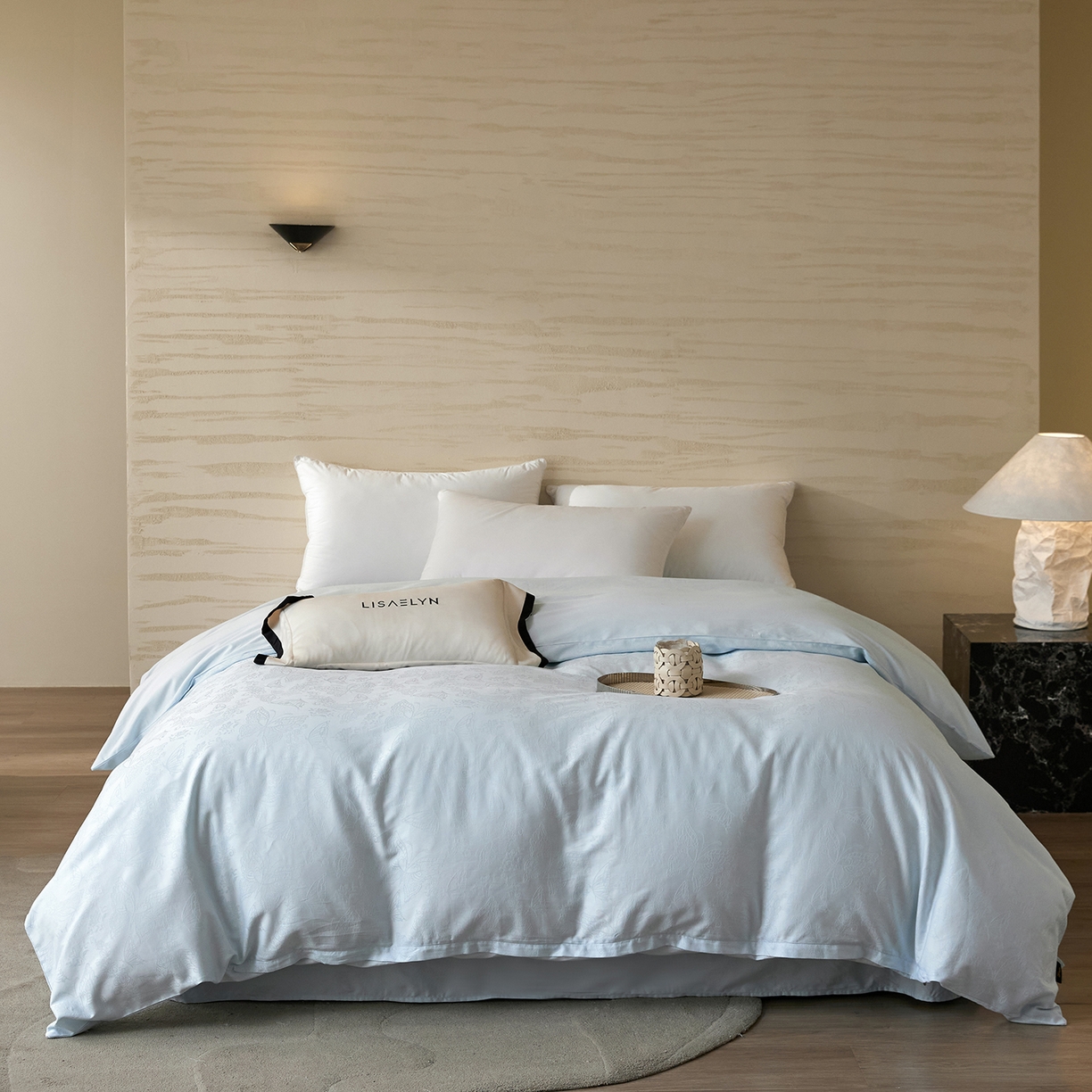 91家纺网 家纺一手货源 找家纺 梧桐树 2026新款60支长绒棉提花高奢系列四件套 T13羽蝶-蓝