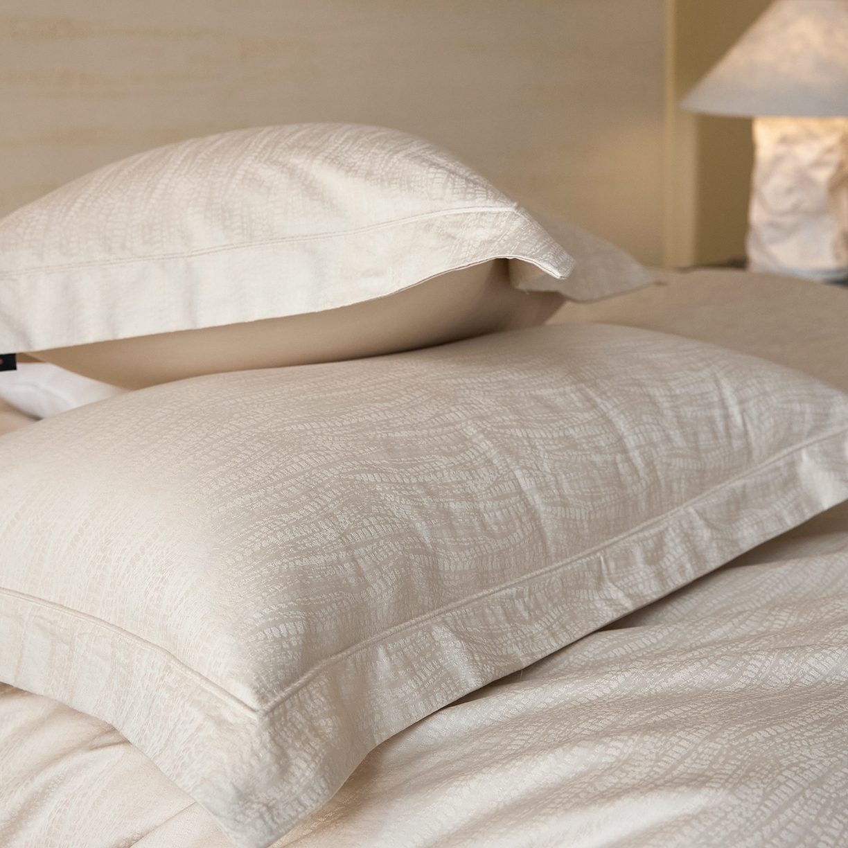 91家纺网 家纺一手货源 找家纺 梧桐树 2026新款60支长绒棉提花高奢系列四件套 T11玛吉卡其