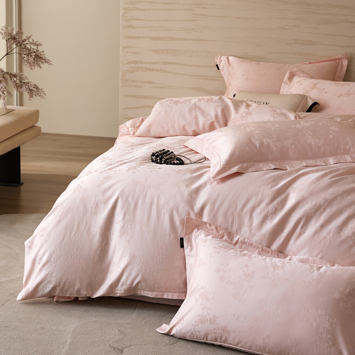 91家纺网 家纺一手货源 找家纺 梧桐树 2026新款60支长绒棉提花高奢系列四件套 T08赫本-玉粉