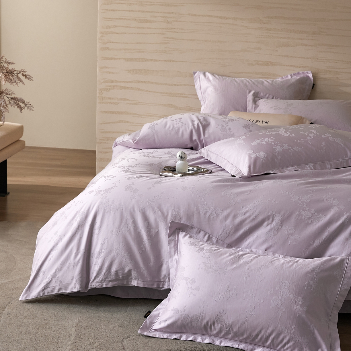 91家纺网 家纺一手货源 找家纺 梧桐树 2026新款60支长绒棉提花高奢系列四件套 T09赫本-紫