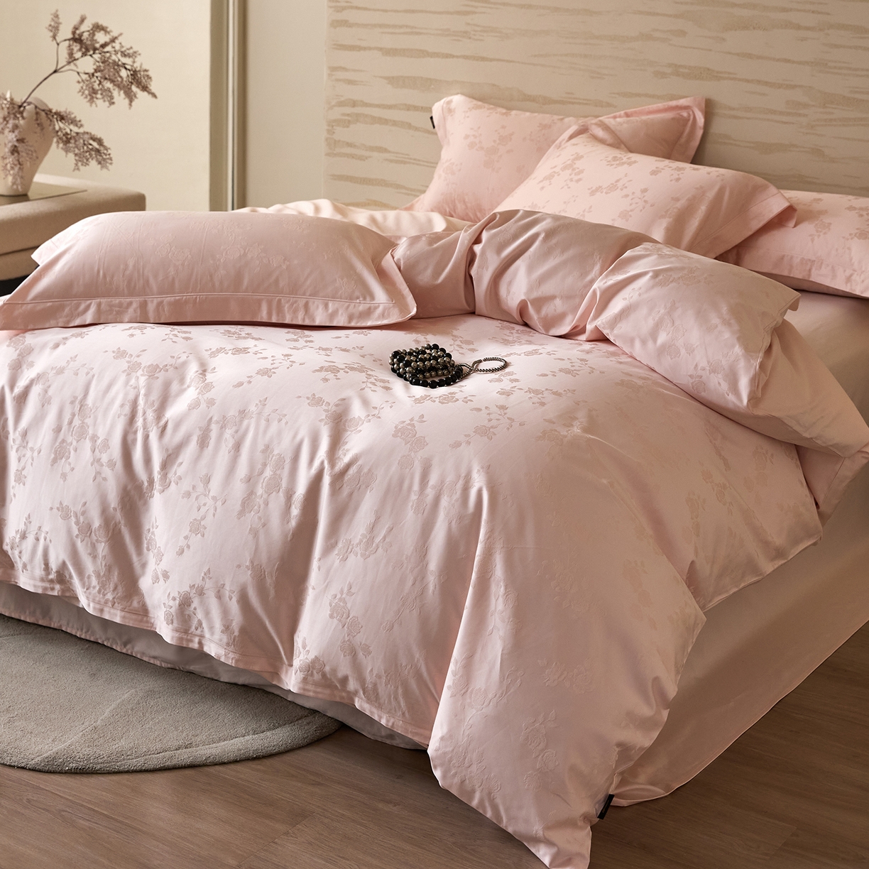 91家纺网 家纺一手货源 找家纺 梧桐树 2026新款60支长绒棉提花高奢系列四件套 T08赫本-玉粉