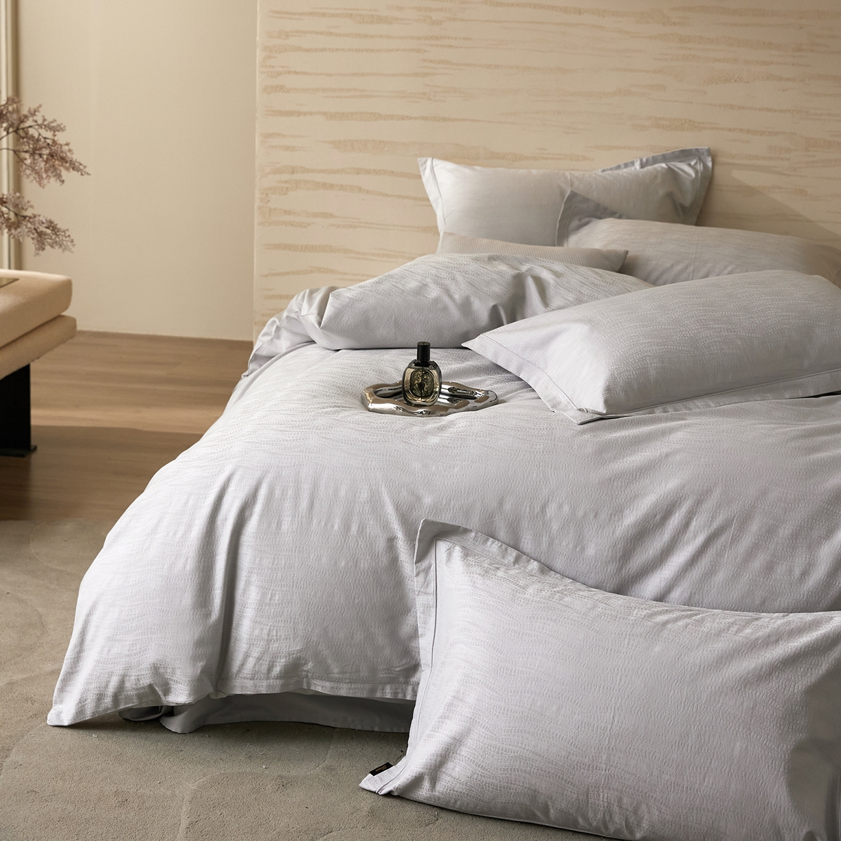 91家纺网 家纺一手货源 找家纺 梧桐树 2026新款60支长绒棉提花高奢系列四件套 T12玛吉灰