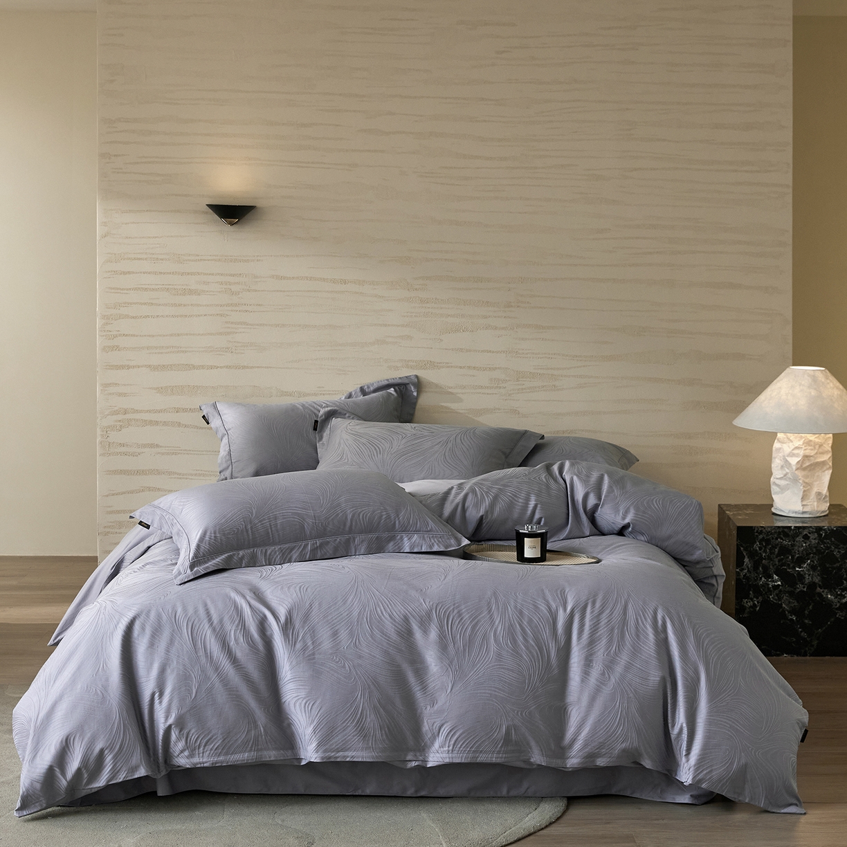 91家纺网 家纺一手货源 找家纺 梧桐树 2026新款60支长绒棉提花高奢系列四件套 T02幻境蓝紫