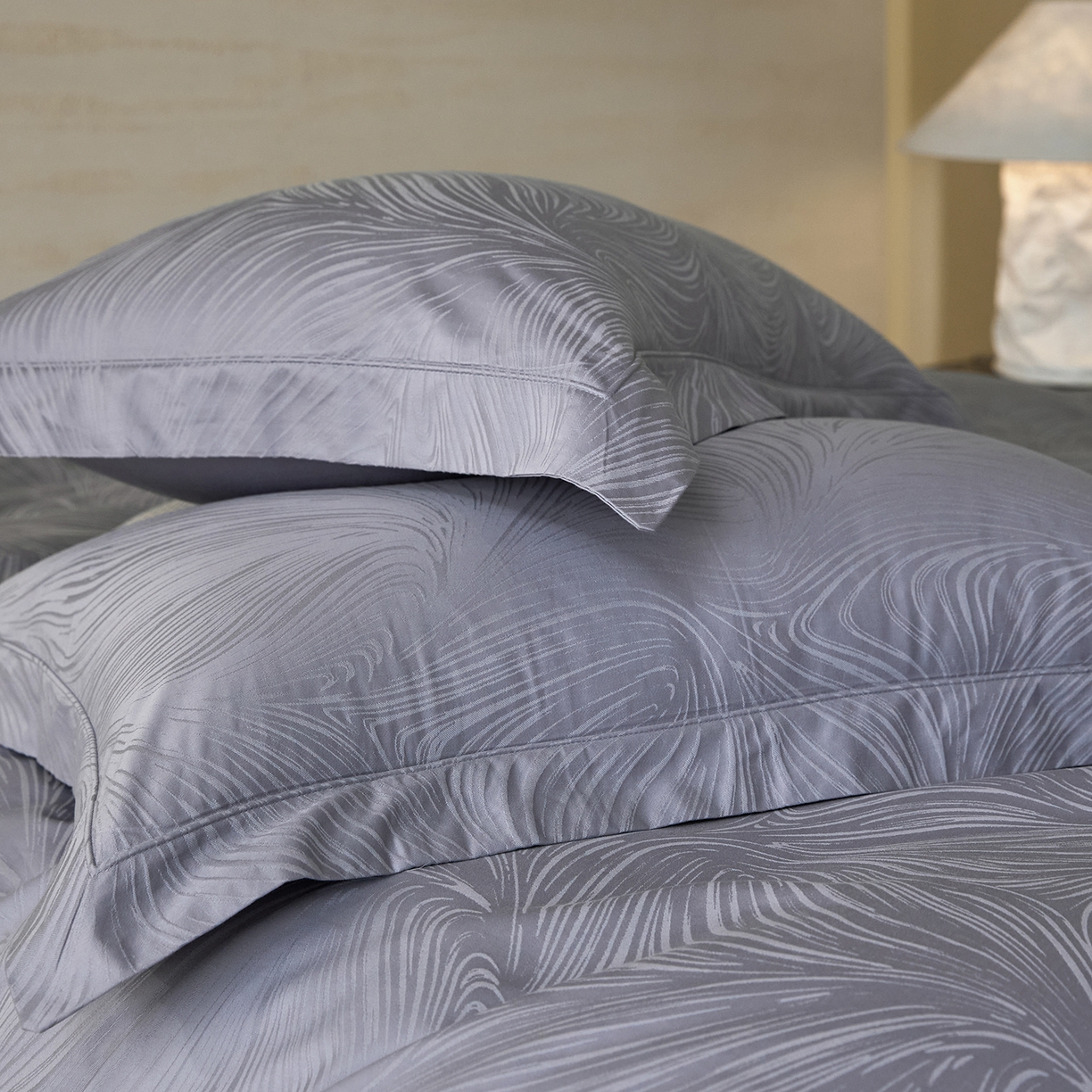 91家纺网 家纺一手货源 找家纺 梧桐树 2026新款60支长绒棉提花高奢系列四件套 T02幻境蓝紫