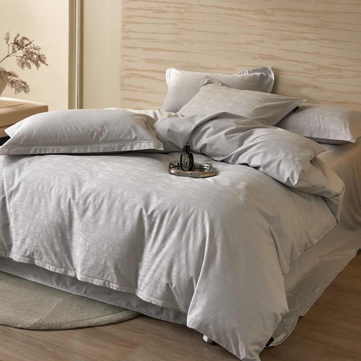 91家纺网 家纺一手货源 找家纺 梧桐树 2026新款60支长绒棉提花高奢系列四件套 T12玛吉灰