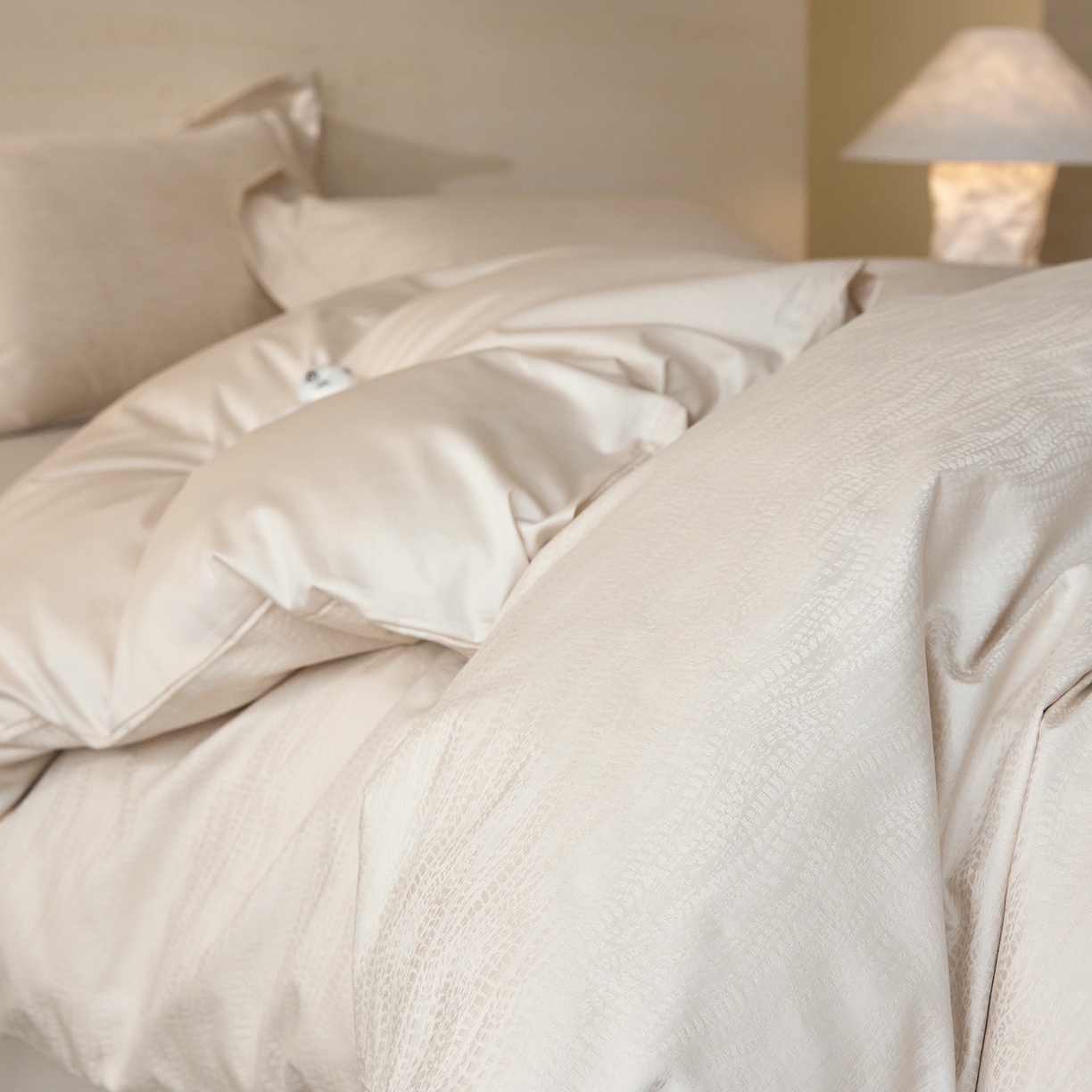 91家纺网 家纺一手货源 找家纺 梧桐树 2026新款60支长绒棉提花高奢系列四件套 T11玛吉卡其