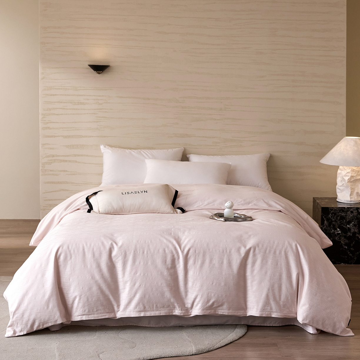 91家纺网 家纺一手货源 找家纺 梧桐树 2026新款60支长绒棉提花高奢系列四件套 T10玛吉-粉玉