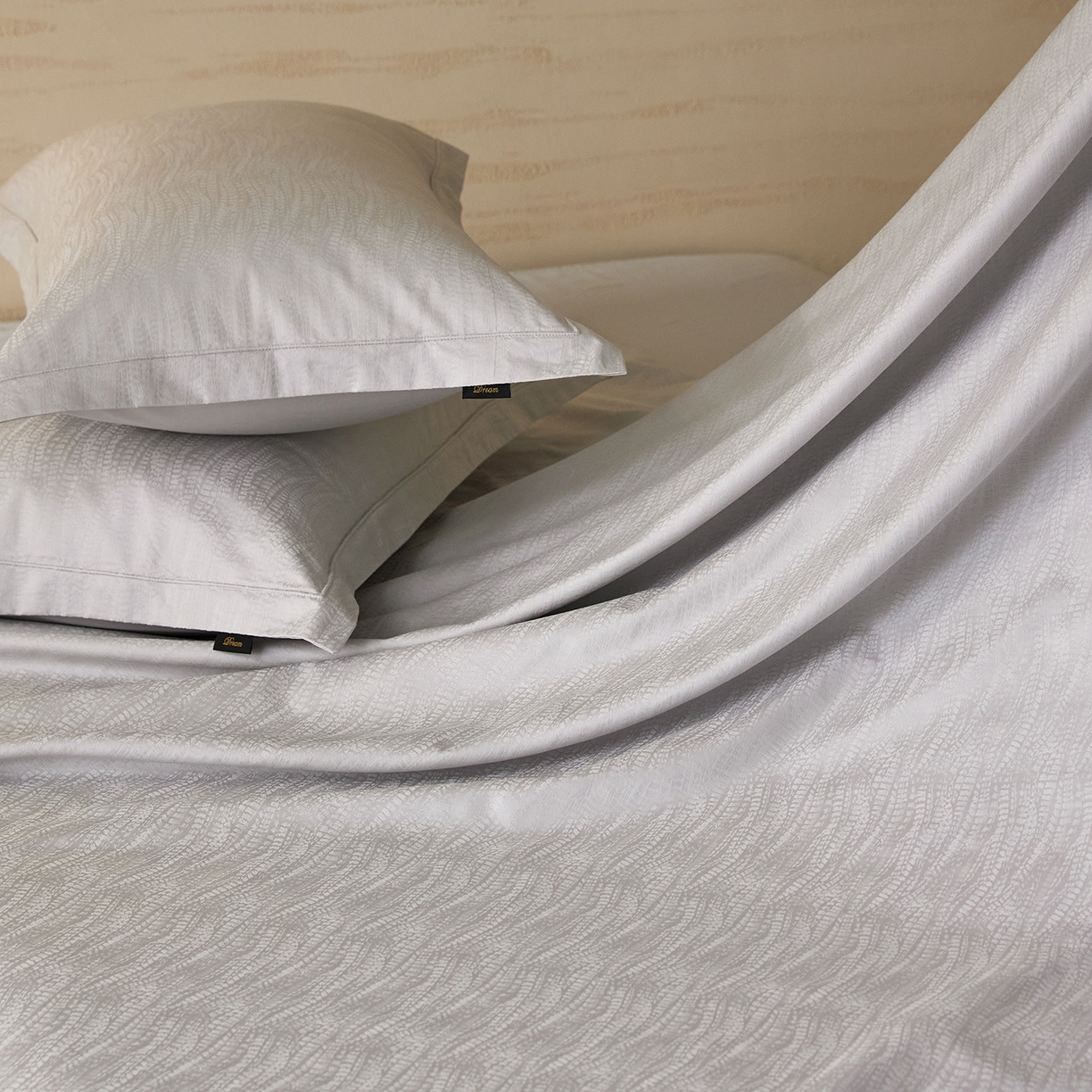 91家纺网 家纺一手货源 找家纺 梧桐树 2026新款60支长绒棉提花高奢系列四件套 T12玛吉灰