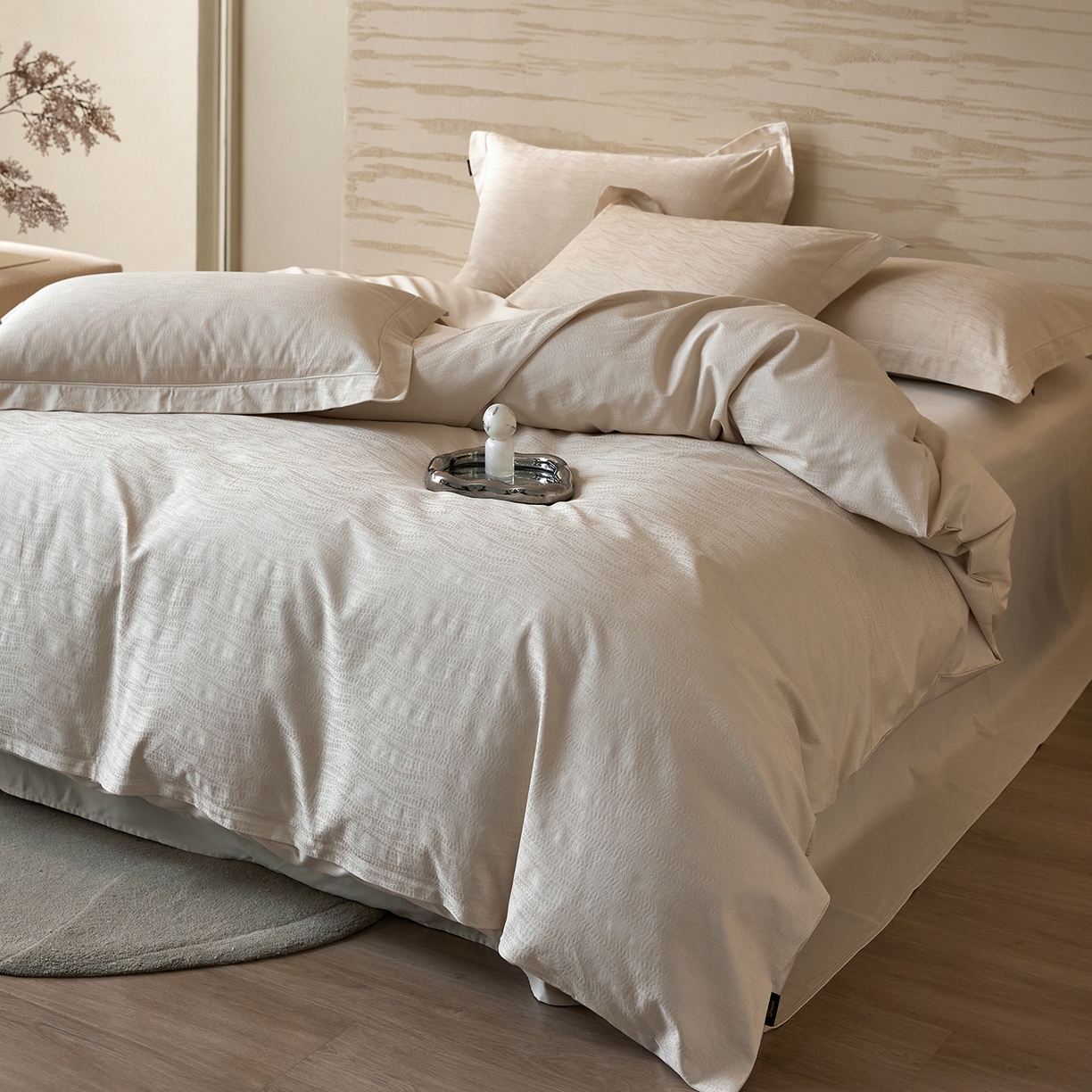 91家纺网 家纺一手货源 找家纺 梧桐树 2026新款60支长绒棉提花高奢系列四件套 T11玛吉卡其