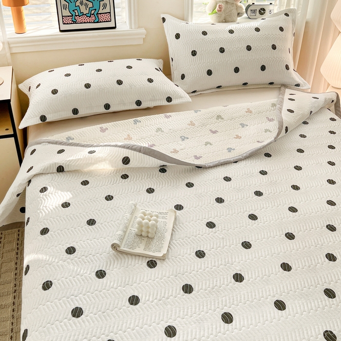 91家纺网 家纺一手货源 找家纺 梦精灵家纺 2026新款纯棉床盖四件套全棉绗缝夹棉防滑床单四季通用榻榻米单人学生宿舍 浪漫波点AA