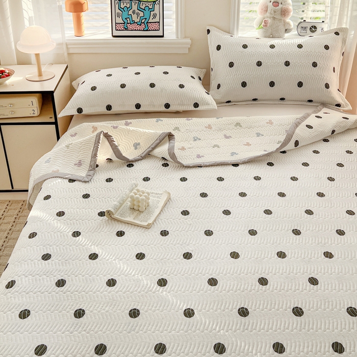 91家纺网 家纺一手货源 找家纺 梦精灵家纺 2026新款纯棉床盖四件套全棉绗缝夹棉防滑床单四季通用榻榻米单人学生宿舍 浪漫波点AA