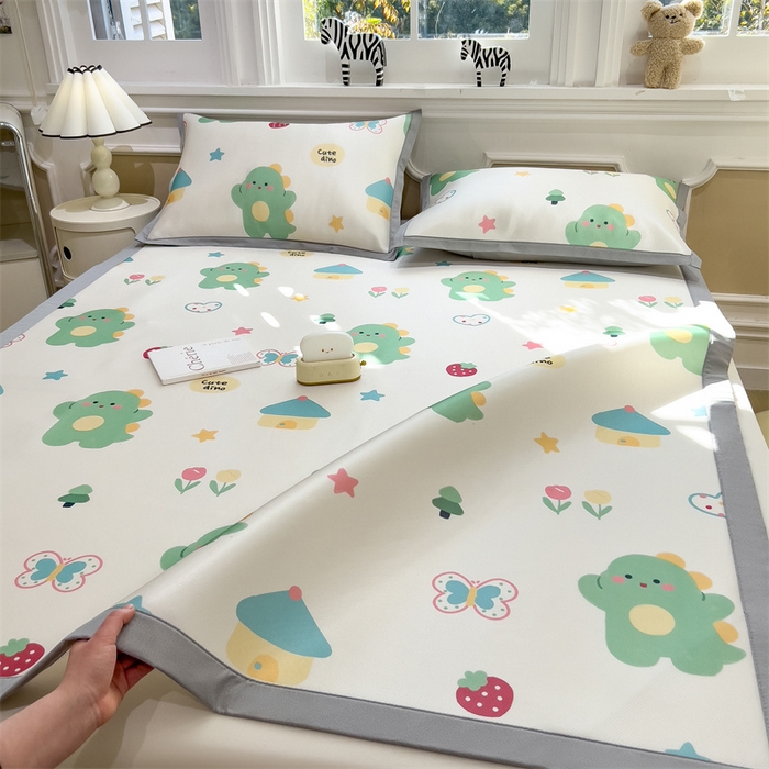 91家纺网 家纺一手货源 找家纺 布凡家居 2026新款卡通冰丝印花凉席 草莓恐龙