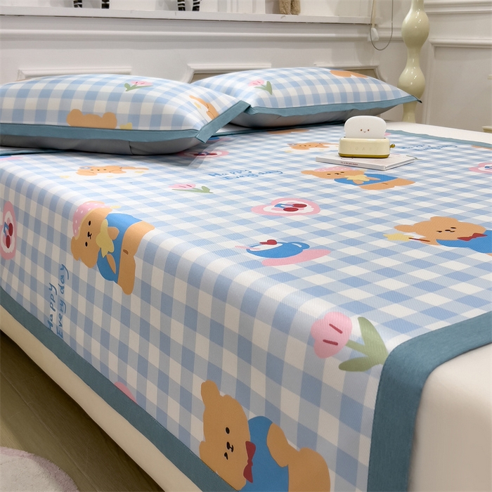 91家纺网 家纺一手货源 找家纺 布凡家居 2026新款卡通冰丝印花凉席 花间小熊