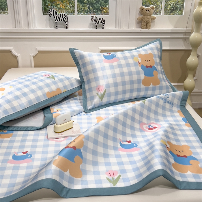 91家纺网 家纺一手货源 找家纺 布凡家居 2026新款卡通冰丝印花凉席 花间小熊