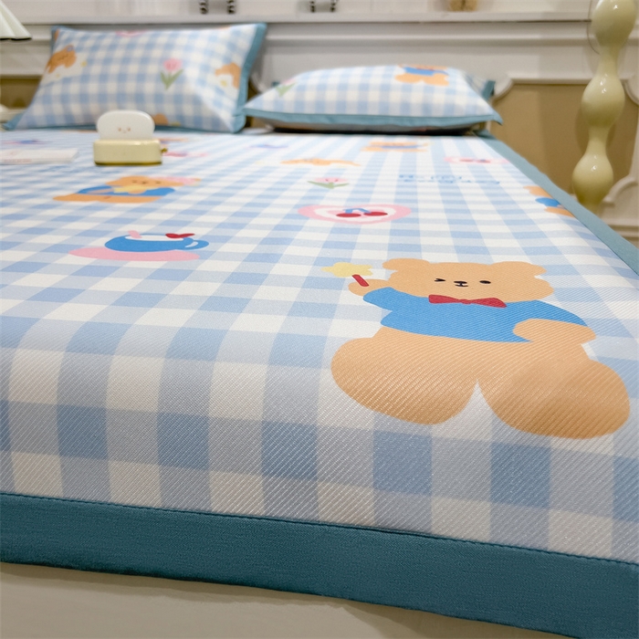 91家纺网 家纺一手货源 找家纺 布凡家居 2026新款卡通冰丝印花凉席 花间小熊