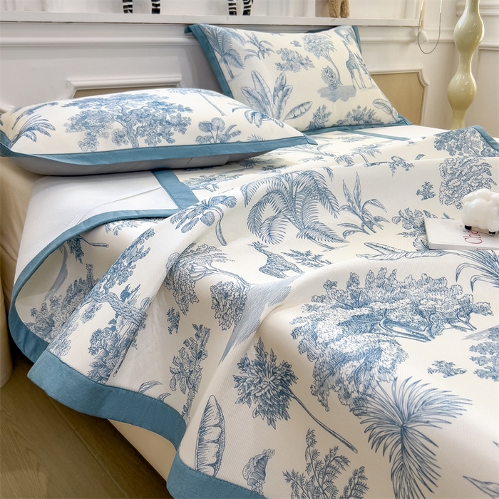 91家纺网 家纺一手货源 找家纺 布凡家居 2026新款卡通冰丝印花凉席 蓝绘森语