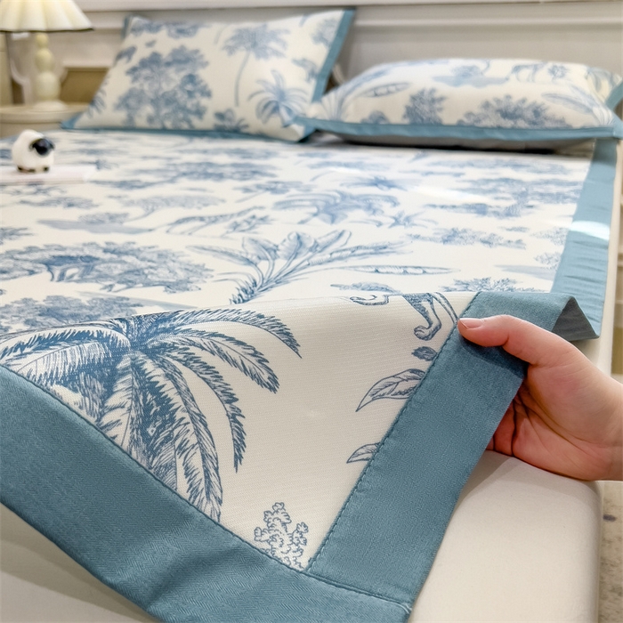 91家纺网 家纺一手货源 找家纺 布凡家居 2026新款卡通冰丝印花凉席 蓝绘森语