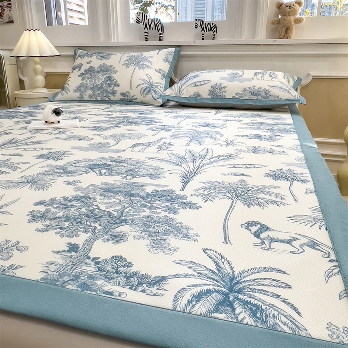 91家纺网 家纺一手货源 找家纺 布凡家居 2026新款卡通冰丝印花凉席 蓝绘森语