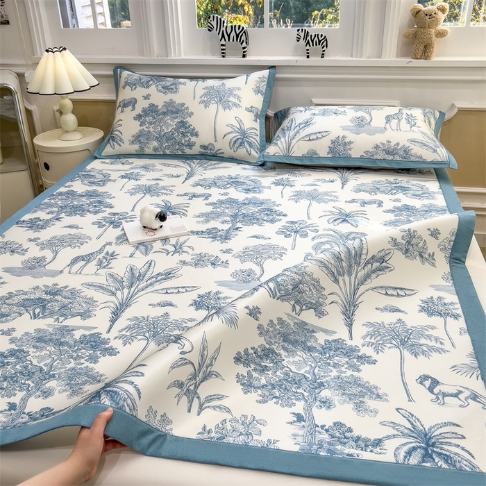 91家纺网 家纺一手货源 找家纺 布凡家居 2026新款卡通冰丝印花凉席 蓝绘森语