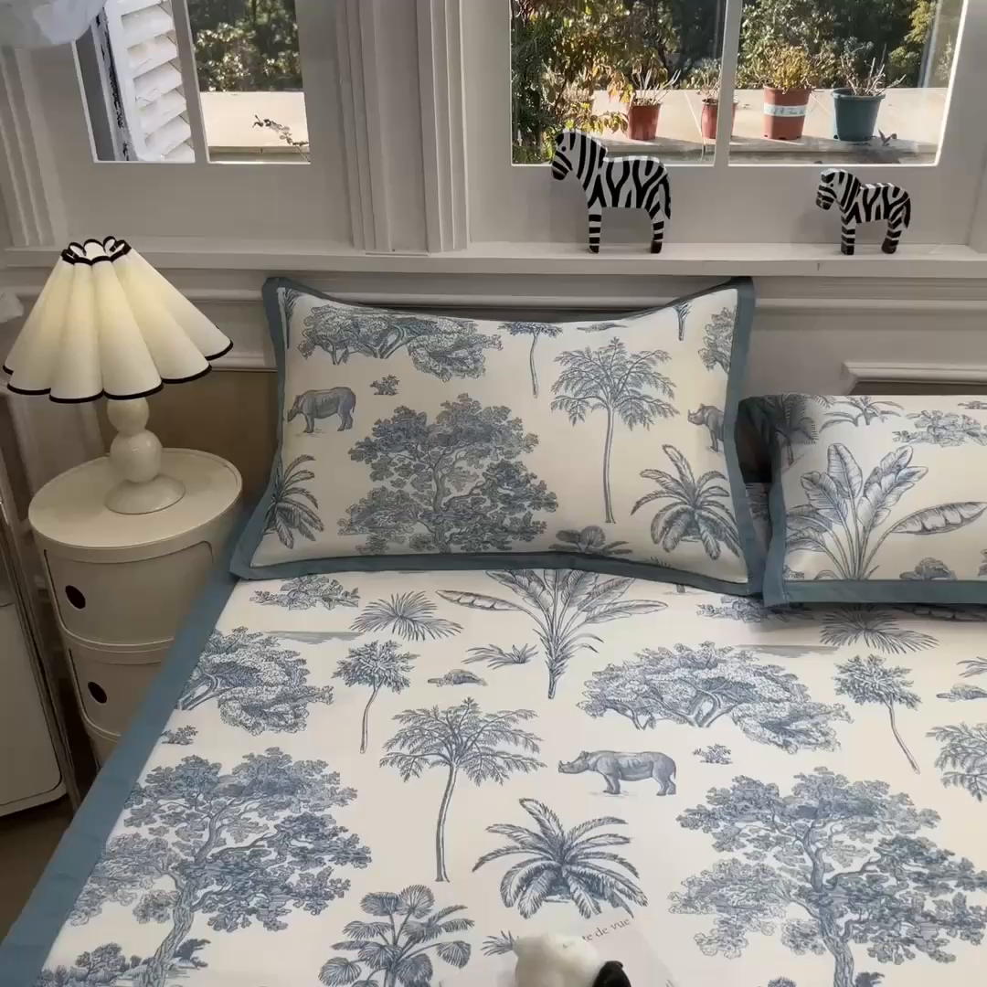 91家纺网 家纺一手货源 找家纺 布凡家居 2026新款卡通冰丝印花凉席 蓝绘森语