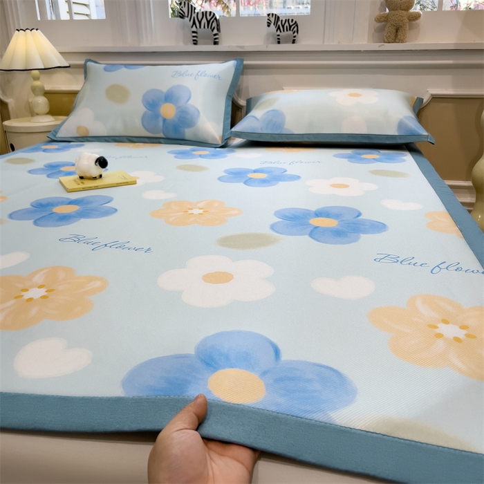 91家纺网 家纺一手货源 找家纺 布凡家居 2026新款卡通冰丝印花凉席 蓝色花海