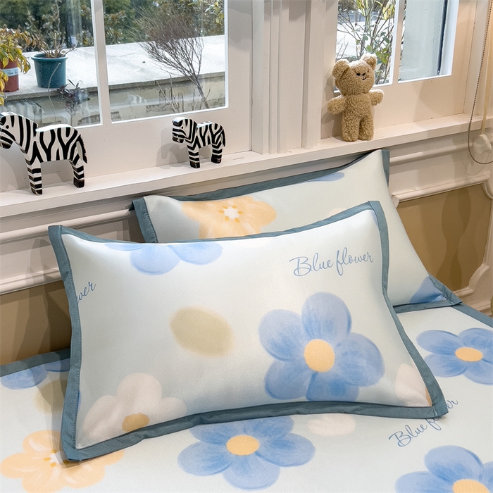 91家纺网 家纺一手货源 找家纺 布凡家居 2026新款卡通冰丝印花凉席 蓝色花海