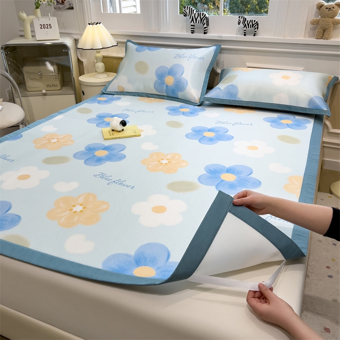 91家纺网 家纺一手货源 找家纺 布凡家居 2026新款卡通冰丝印花凉席 蓝色花海