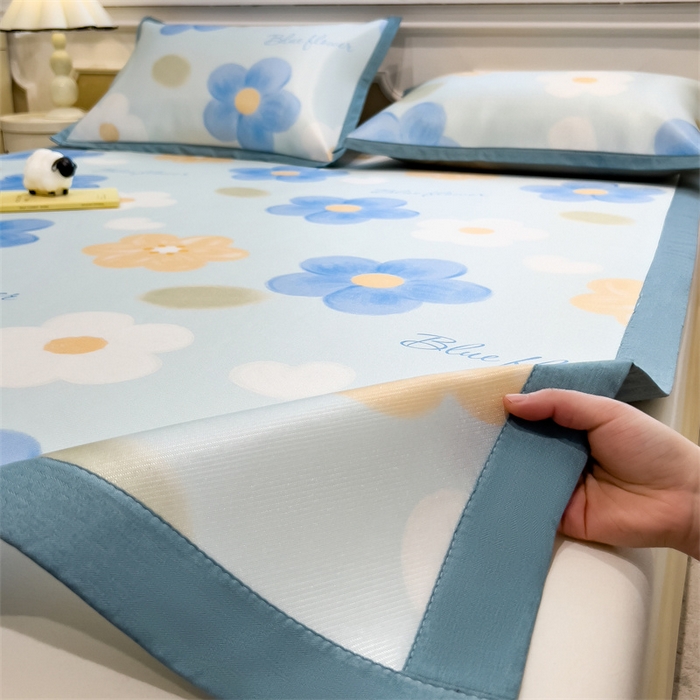 91家纺网 家纺一手货源 找家纺 布凡家居 2026新款卡通冰丝印花凉席 蓝色花海