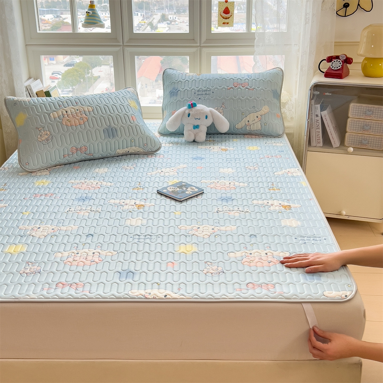 91家纺网 家纺一手货源 找家纺 兄弟坊 2026新款正版授权卡通乳胶凉席软凉席席子 闪闪玉桂狗