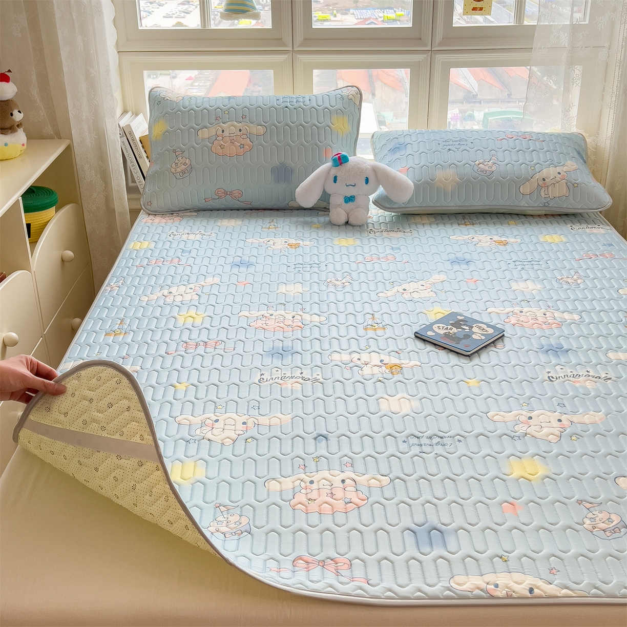 91家纺网 家纺一手货源 找家纺 兄弟坊 2026新款正版授权卡通乳胶凉席软凉席席子 闪闪玉桂狗