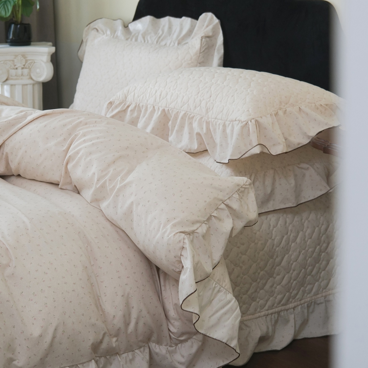 91家纺网 家纺一手货源 找家纺 庭笙 2026新款法式复古花边夹棉床盖床盖四件套 瑶芳-粉