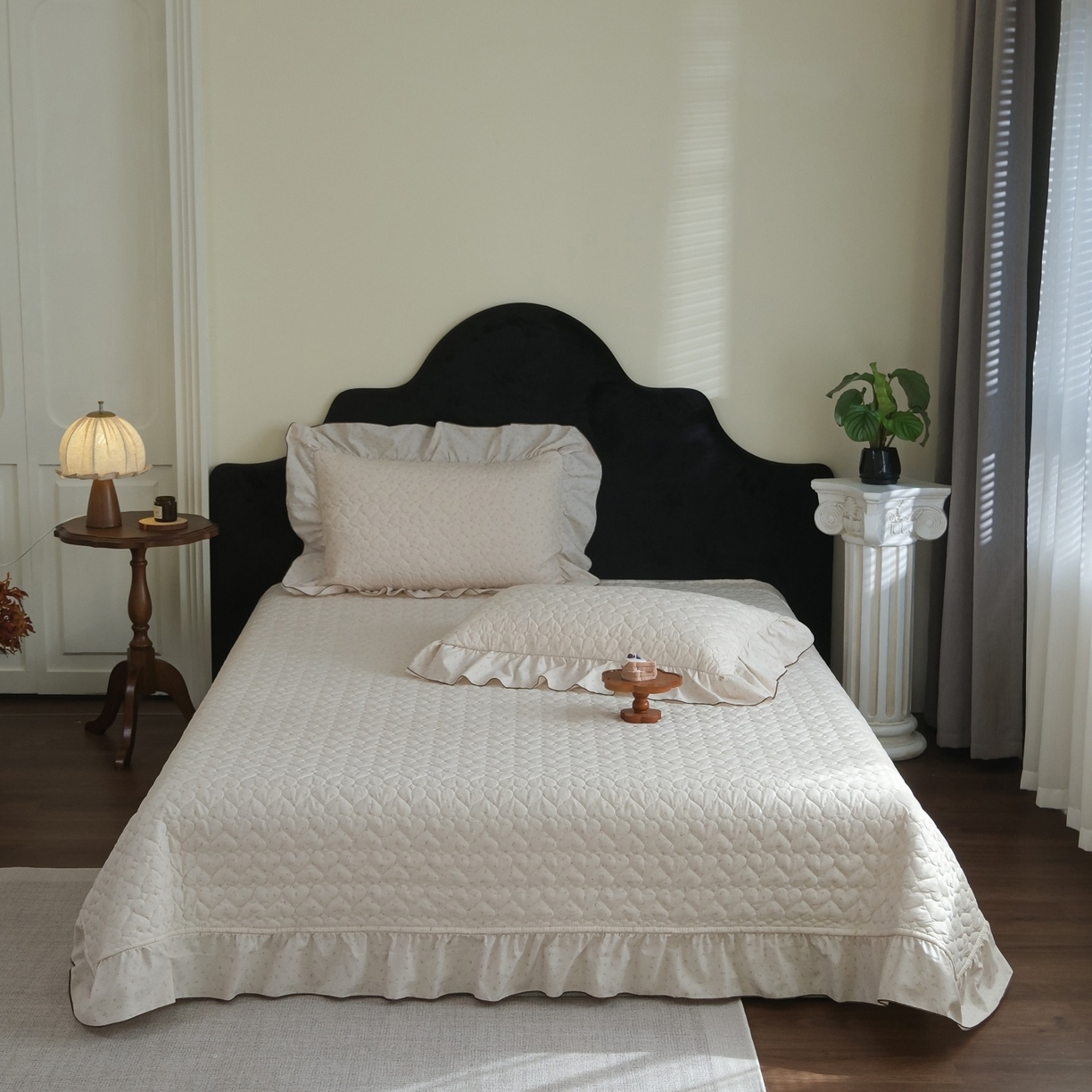 91家纺网 家纺一手货源 找家纺 庭笙 2026新款法式复古花边夹棉床盖床盖四件套 瑶芳-粉